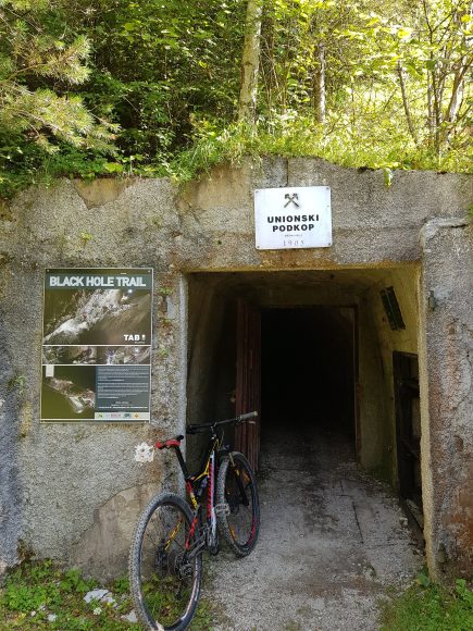 Велосипедная прогулка сквозь гору – podzemlje peca!